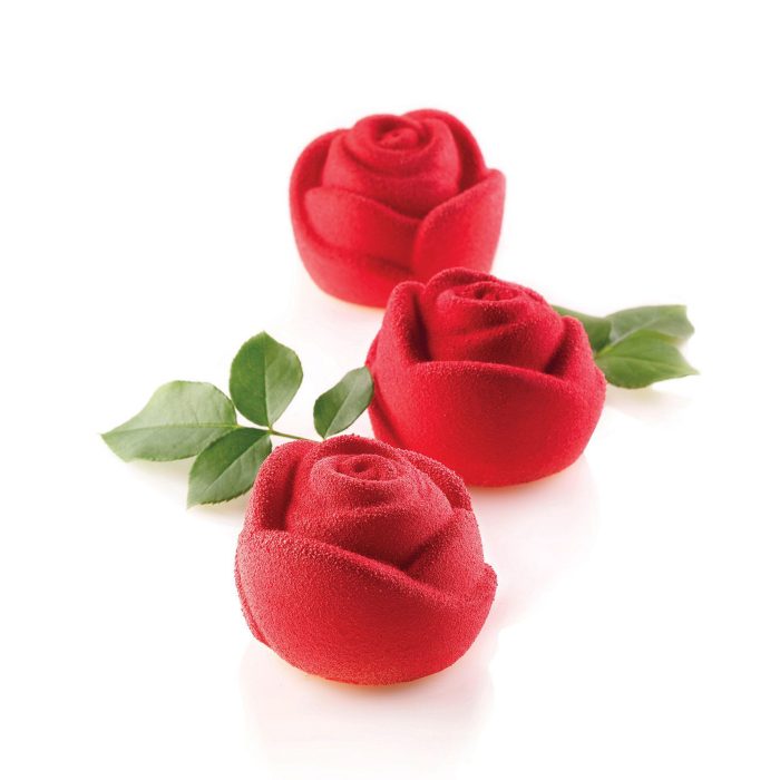 3 entremets en forme de rose rouges
