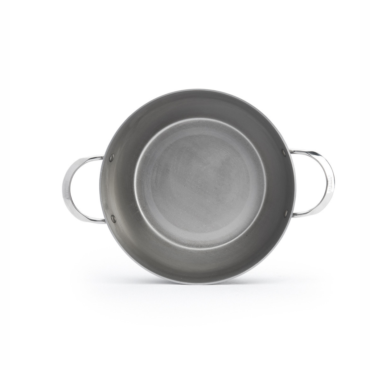 Sauteuse en acier à deux anses – vue intérieure