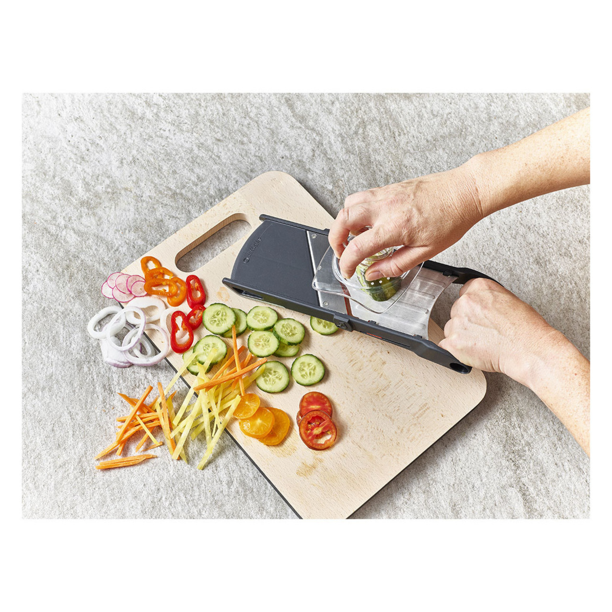 Mandoline utilisée pour trancher et tailler différents légumes