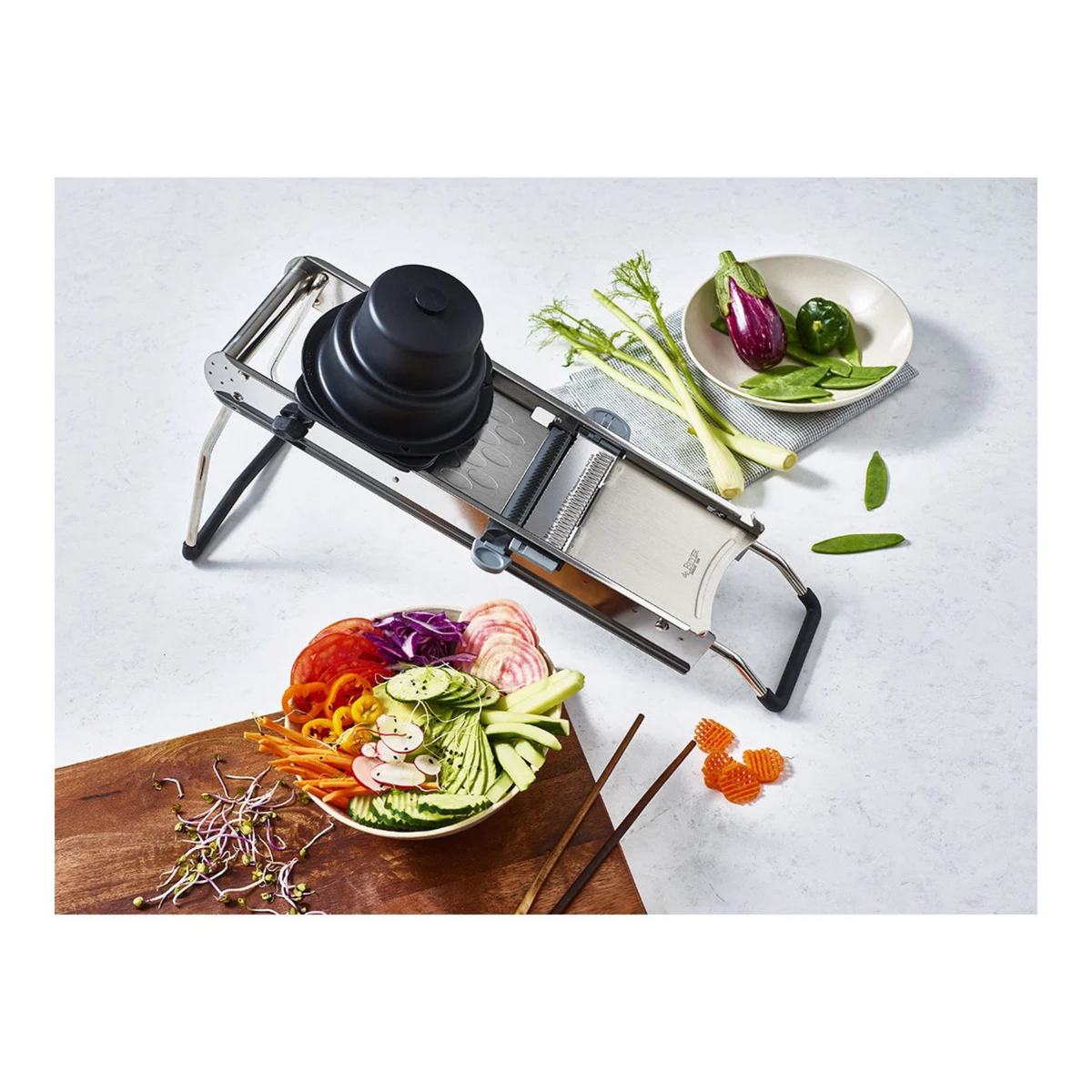 Mandoline professionnelle utilisée pour découper des légumes