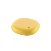 Entremets ovale jaune avec glaçage miroir