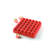 Entremets carré rouge effet bulles aux fraises