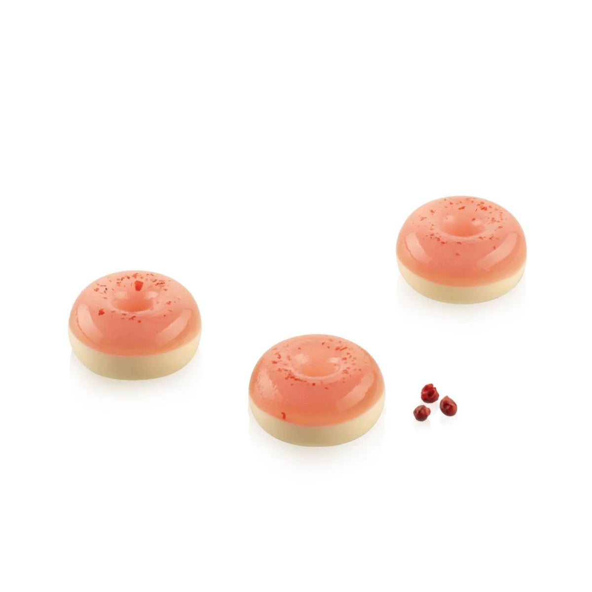 Entremets individuels en forme de savarin avec glaçage rose