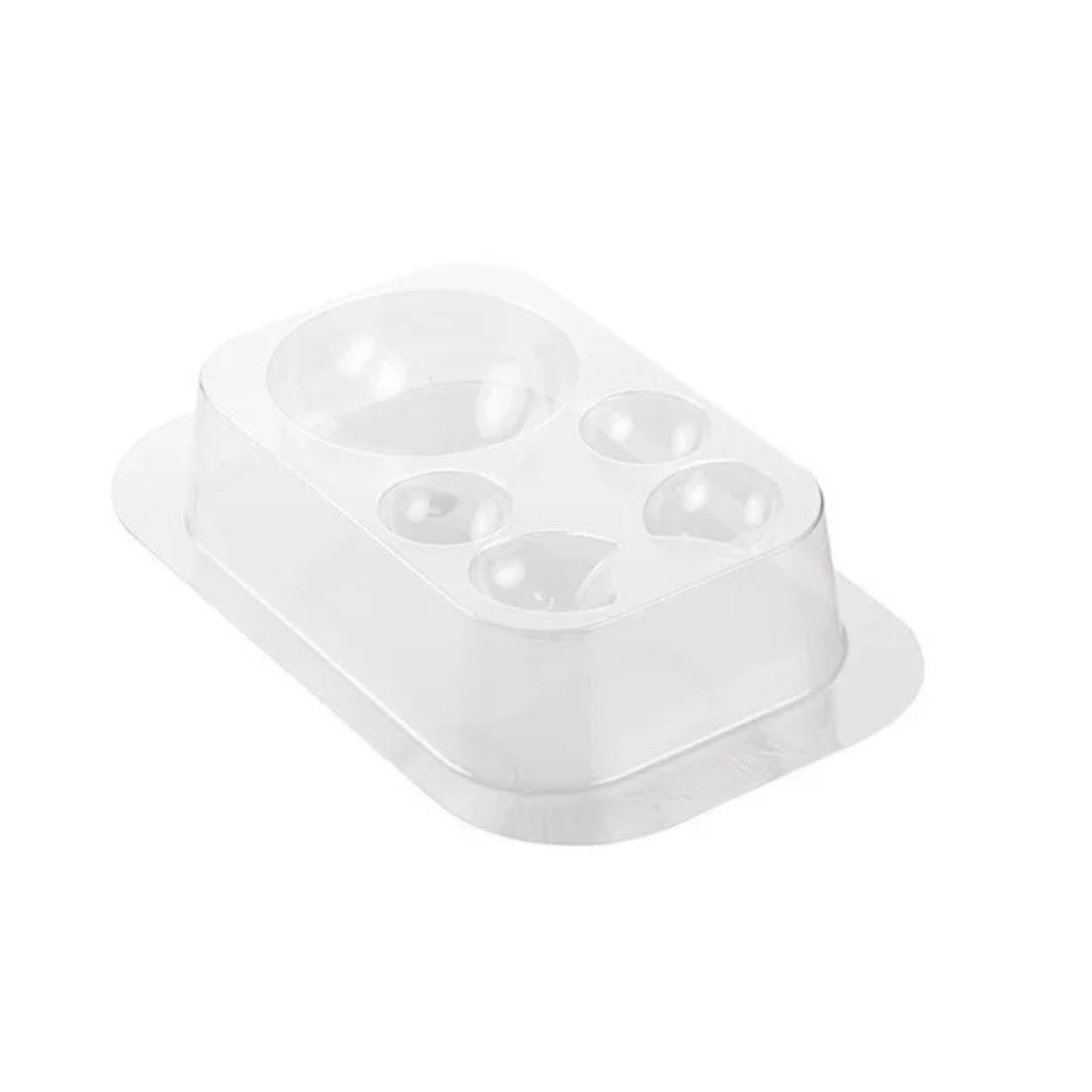Moule en plastique transparent à cinq empreintes pour réaliser le bonnet, le pompon et les chaussures du Père Noël en chocolat.