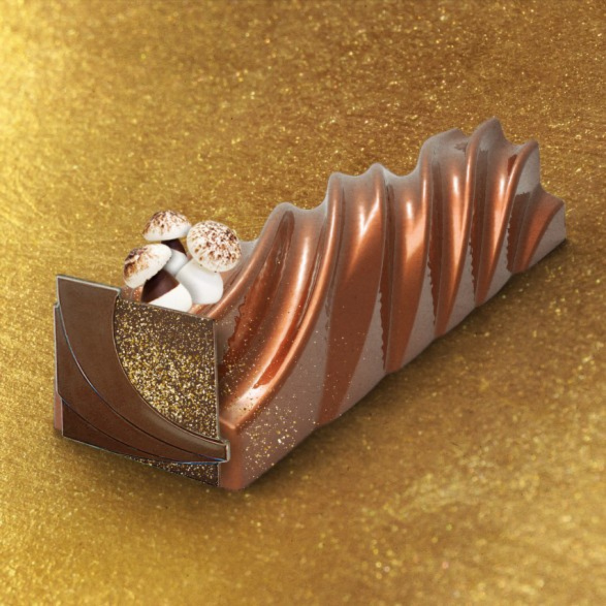 Bûche de Noël torsadée au chocolat avec glaçage brillant, reliefs ondulés, décorations en chocolat noir et petites meringues saupoudrées de cacao.