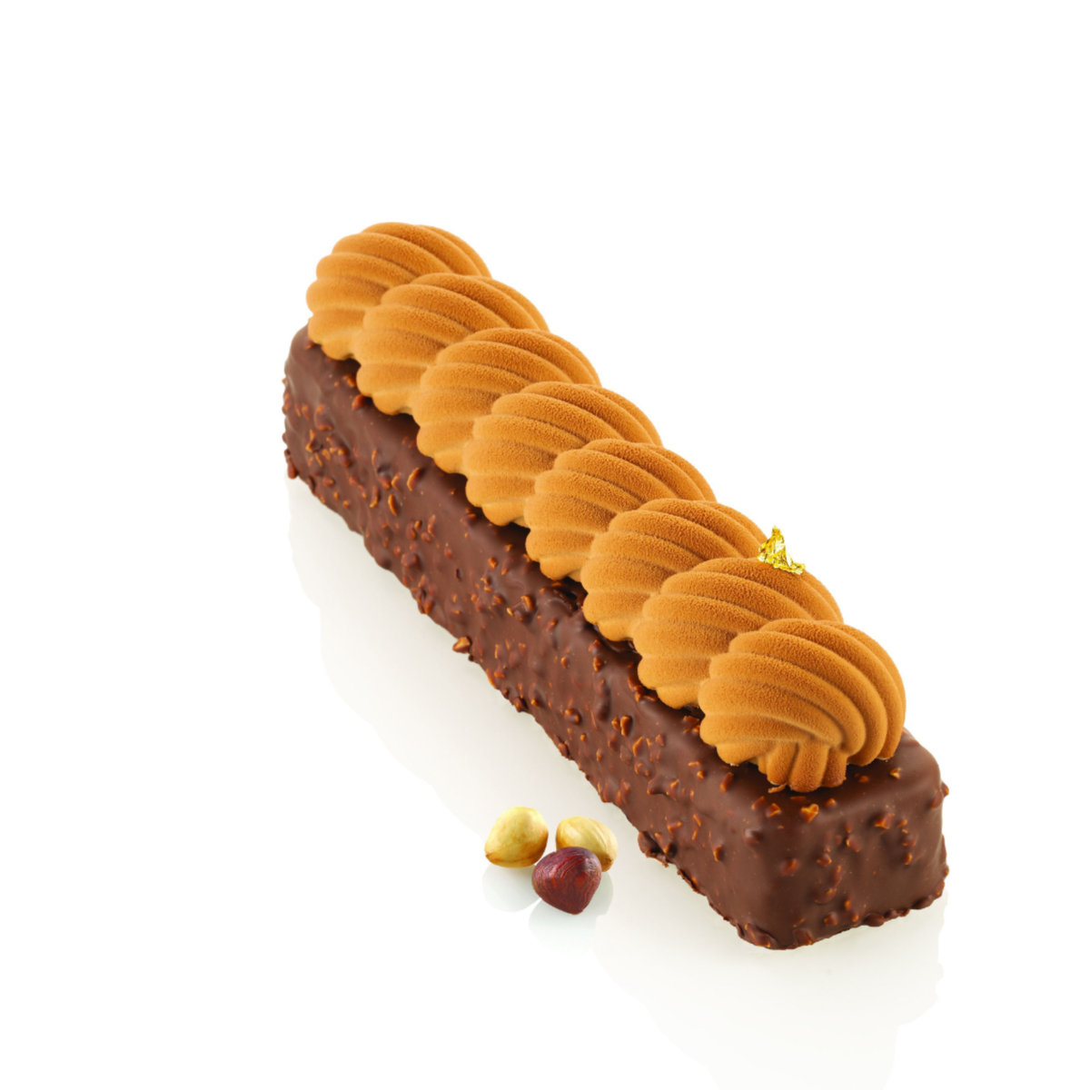 Bûche chocolat noisette avec décor torsadé