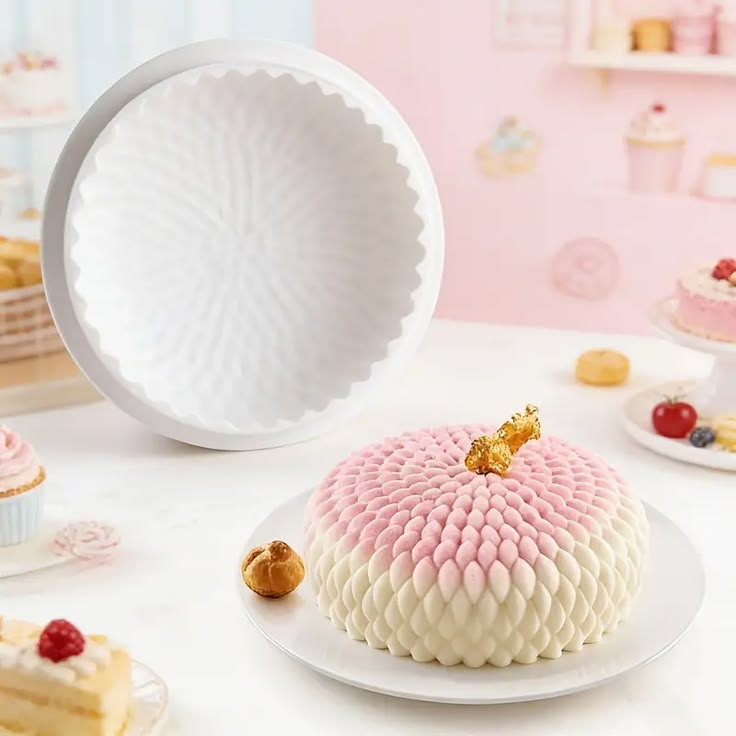 Moule à entremets texturé avec gâteau décoré rose et blanc